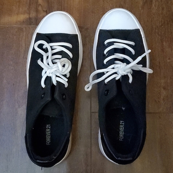 F21 - SZ 6 Black Chunky Platform Sneakers - Picture 2 of 8